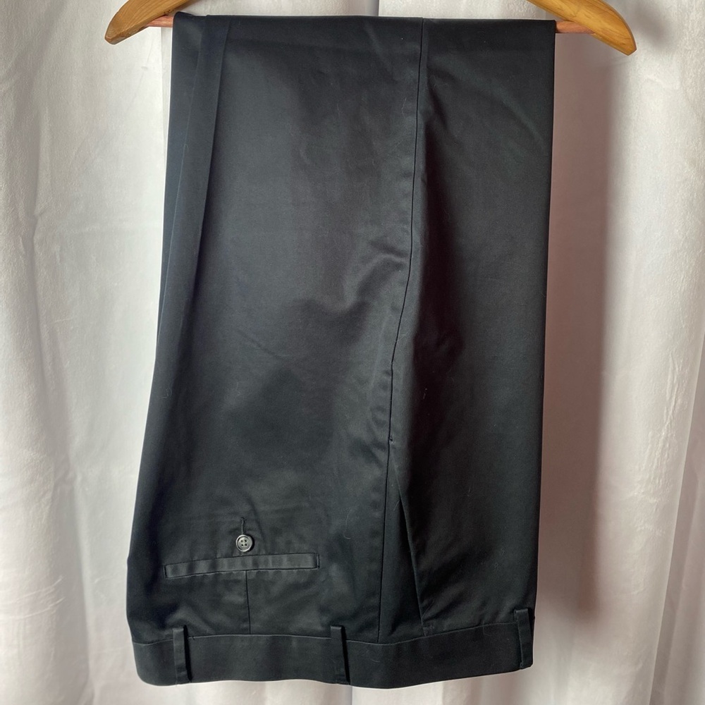 ROUNDTREE & YORKE men’s dress pants.